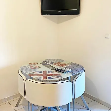 Vanessa Apartment *